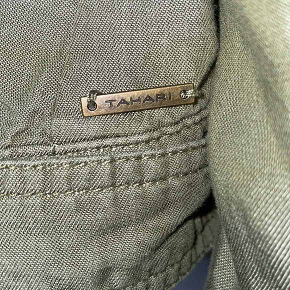 Tahari utility light weight olive jacket. Fits like a xl or 14w. - Picture 3 of 5